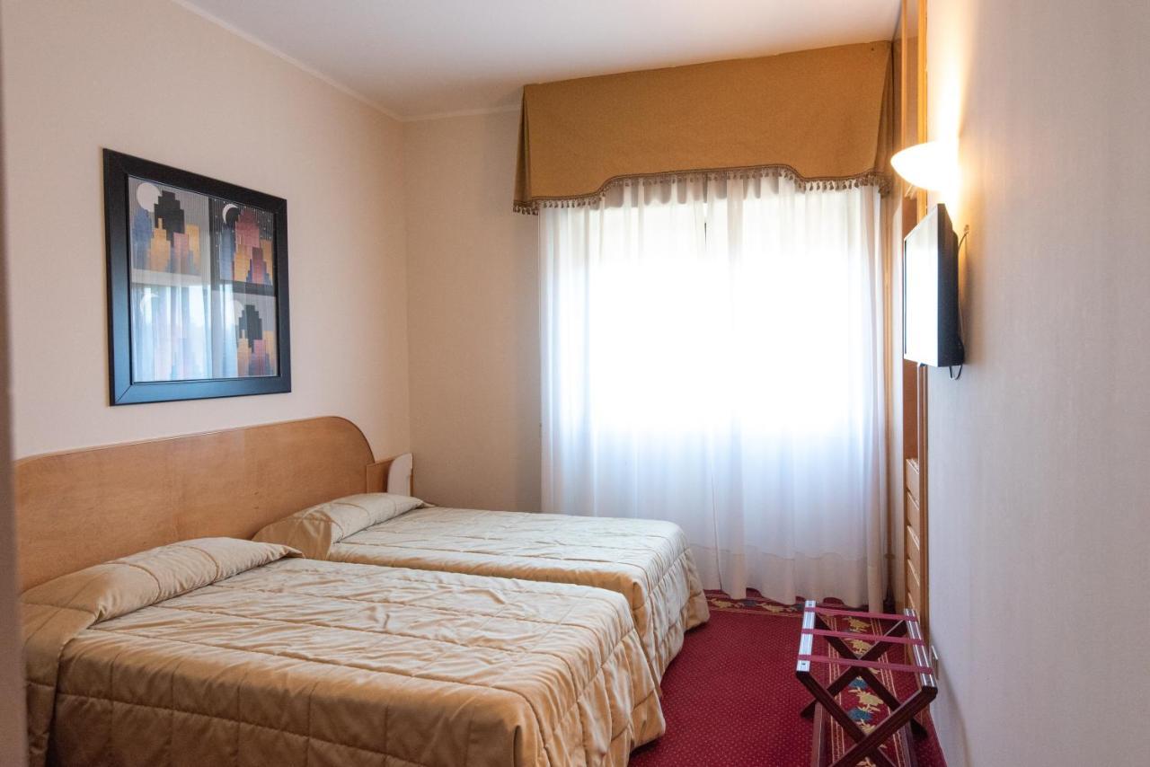 Hotel Castello Artemide Congressi Castel San Pietro Terme Kültér fotó