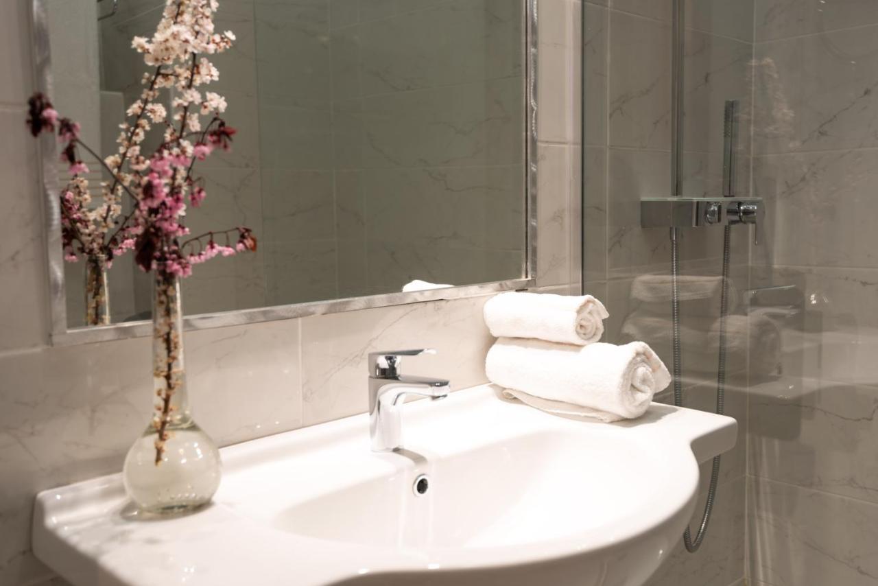 Hotel Castello Artemide Congressi Castel San Pietro Terme Kültér fotó
