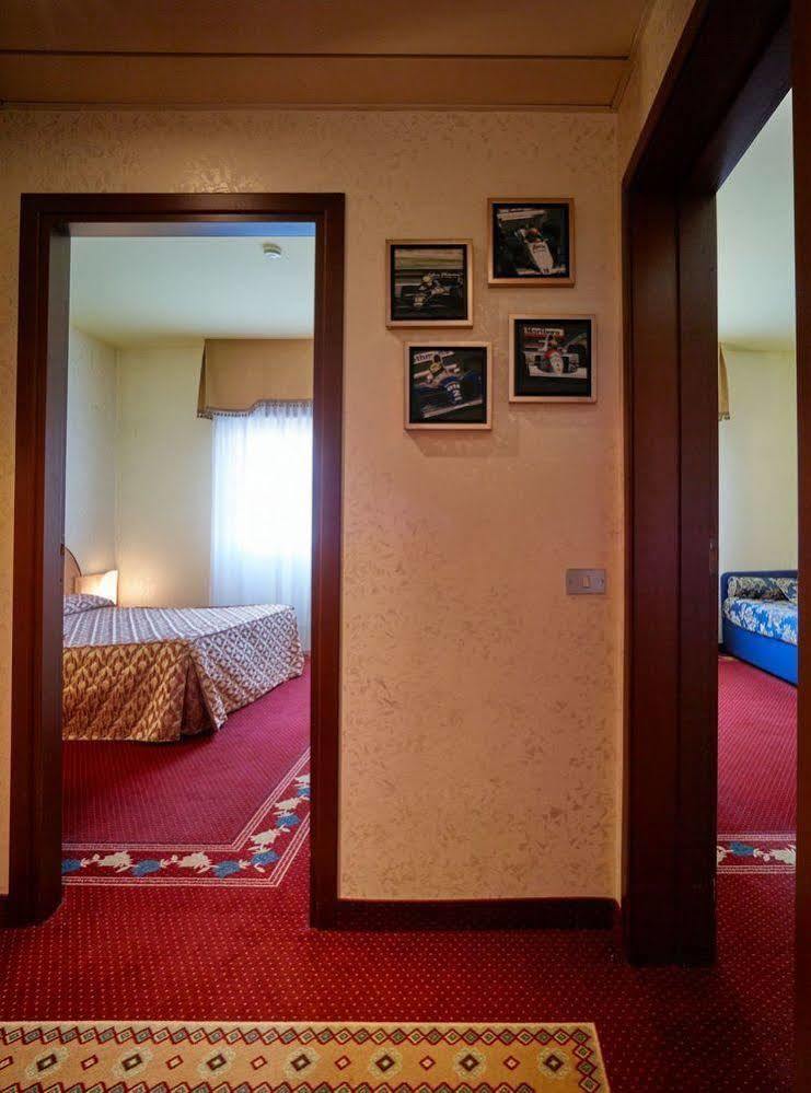 Hotel Castello Artemide Congressi Castel San Pietro Terme Kültér fotó